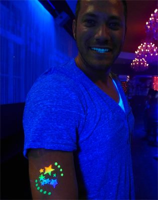 NEON-Blacklight-Painting-Bodypainting-Service 